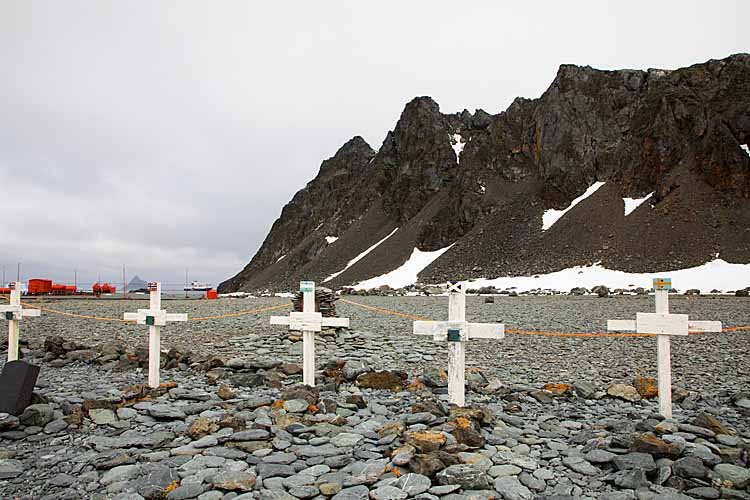 Graveyard at old whaling station.